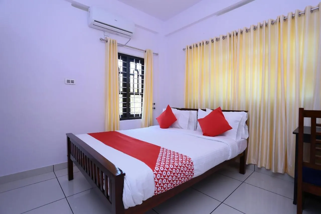 Oyo 26697 United Residency Hotel Kazhakuttam