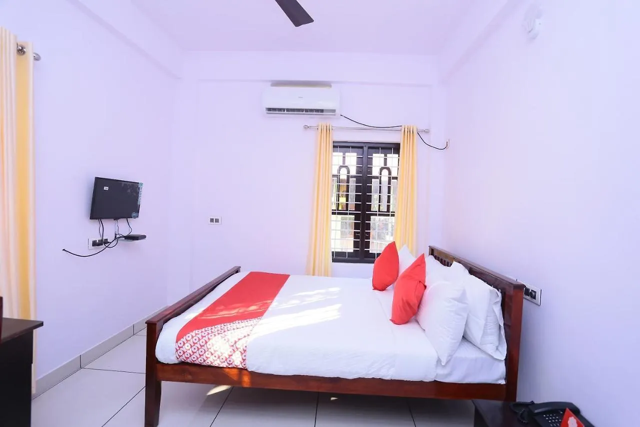 Oyo 26697 United Residency Hotel Kazhakuttam