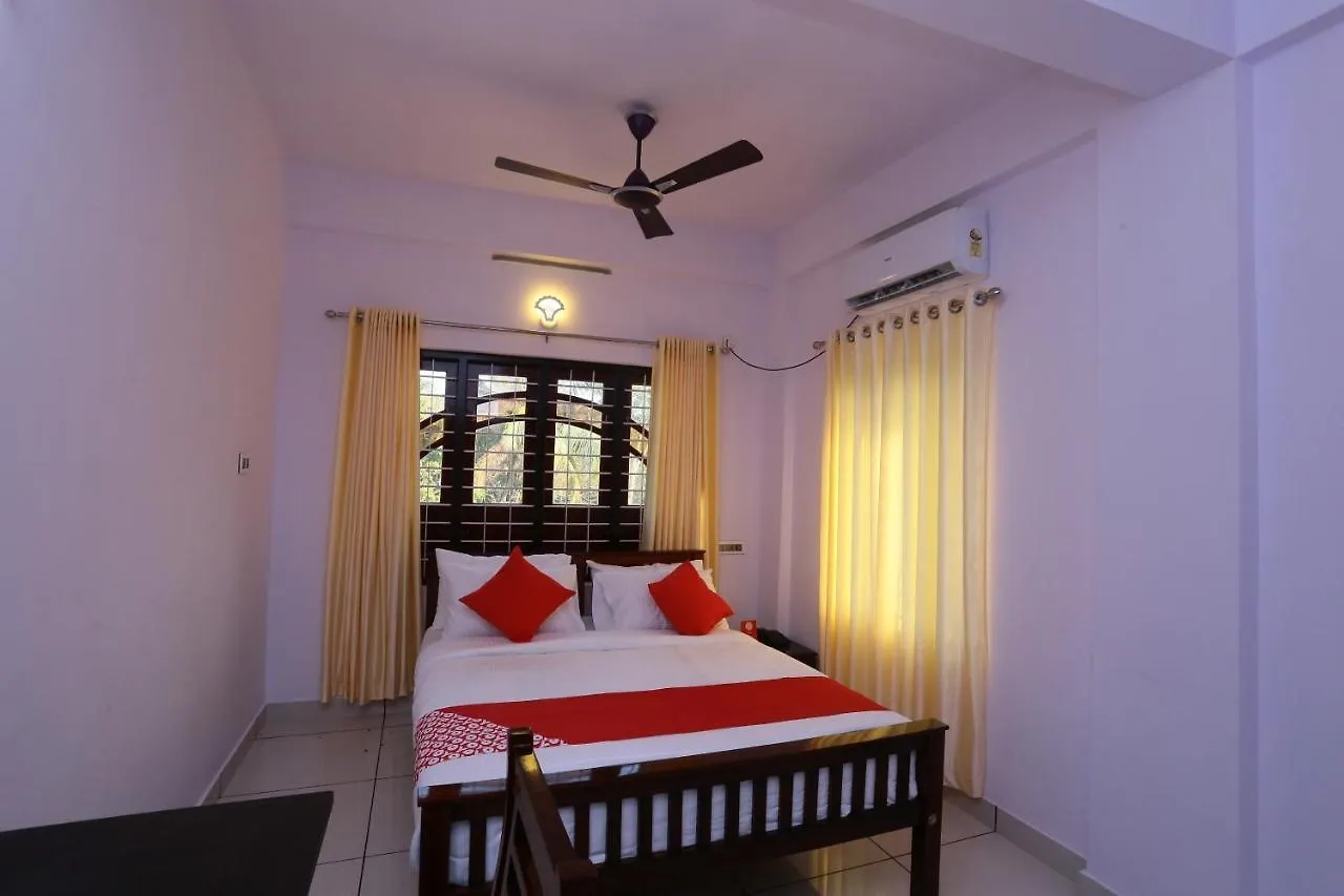 Oyo 26697 United Residency Hotel Kazhakuttam