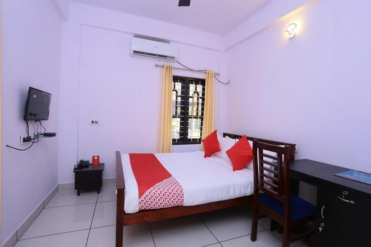 Oyo 26697 United Residency Hotel Kazhakuttam India