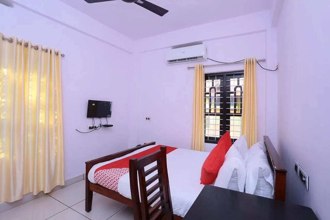 ***  Oyo 26697 United Residency Hotel Kazhakuttam India