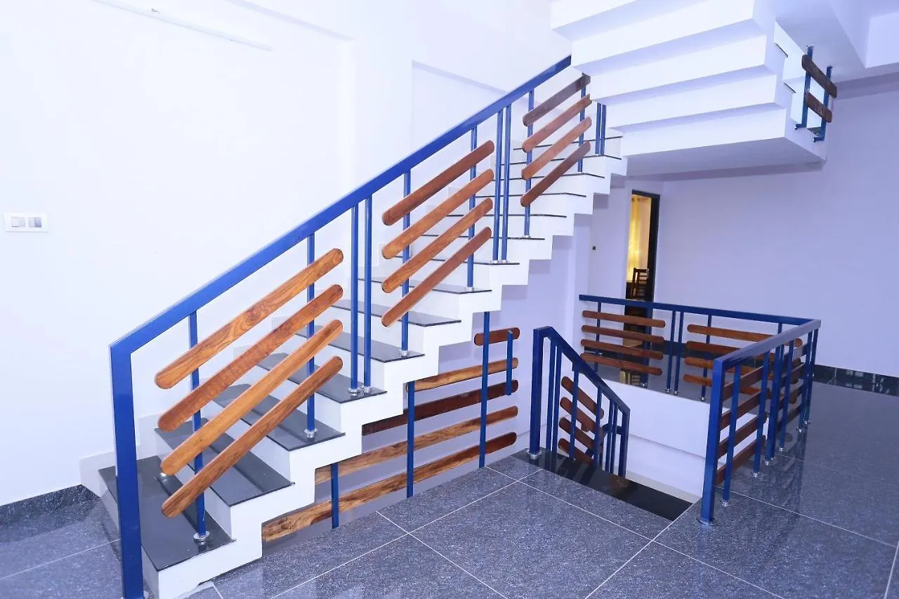 Oyo 26697 United Residency Hotel Kazhakuttam